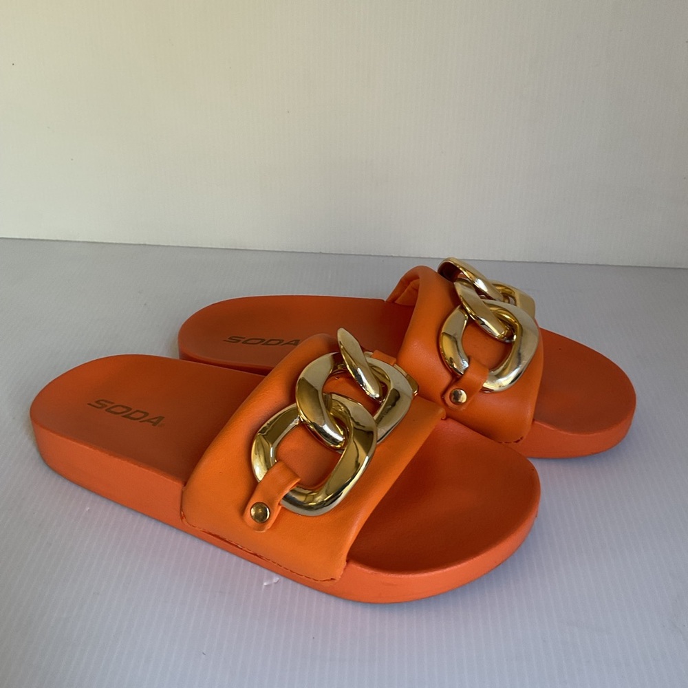 SODA Orange Slide Sandals with Gold Chain Women’s Size 6 - Picture 5 of 7